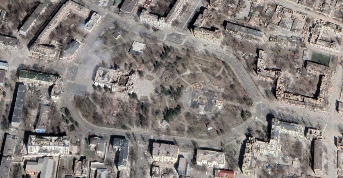 FOTOGALERIE: Díry, trosky, rozvaliny... Google Mapy ukazují snímky zdevastovaného Mariupolu