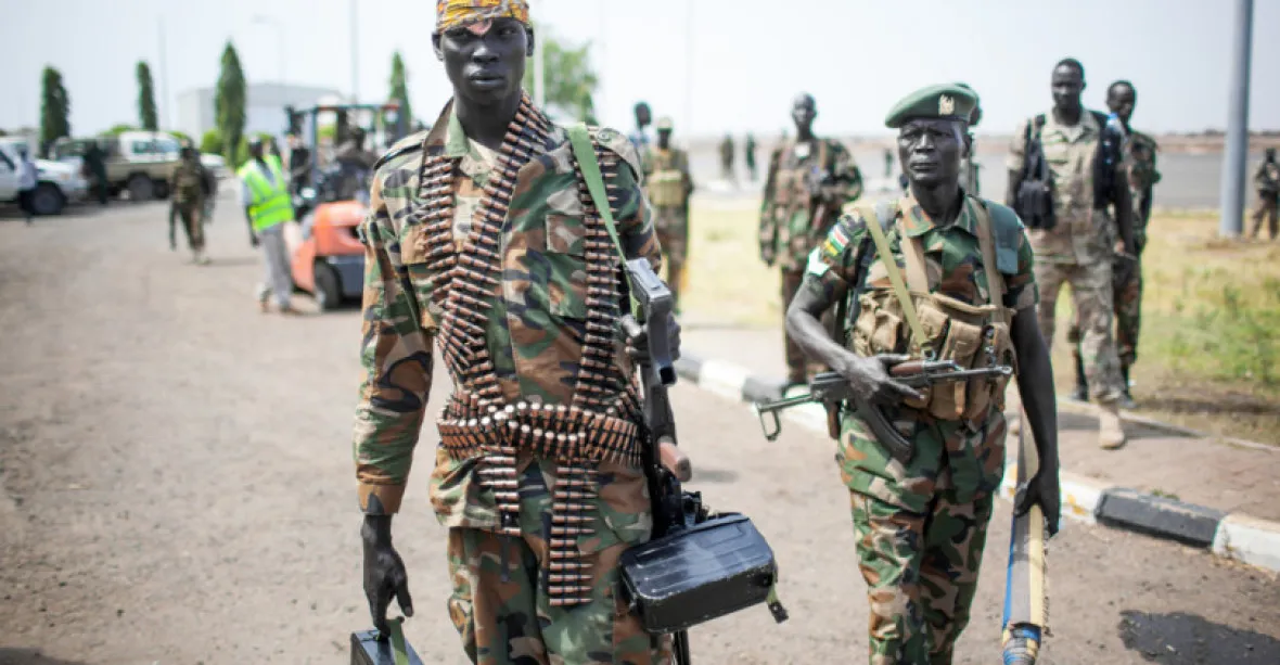 Armáda útočí na Chartúm. Příměří v Súdánu se nedodržuje, pokračují tvrdé boje