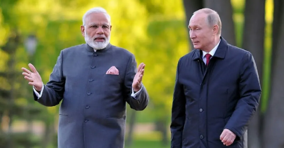 Rusko má miliardy v rupiích, ale nemůže je použít, stěžoval si Lavrov v Indii