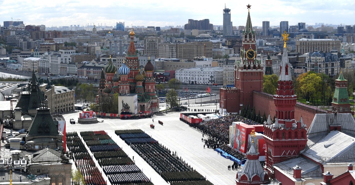 Putin na přehlídce ke dni vítězství: „Budoucnost Ruska závisí na vojácích“