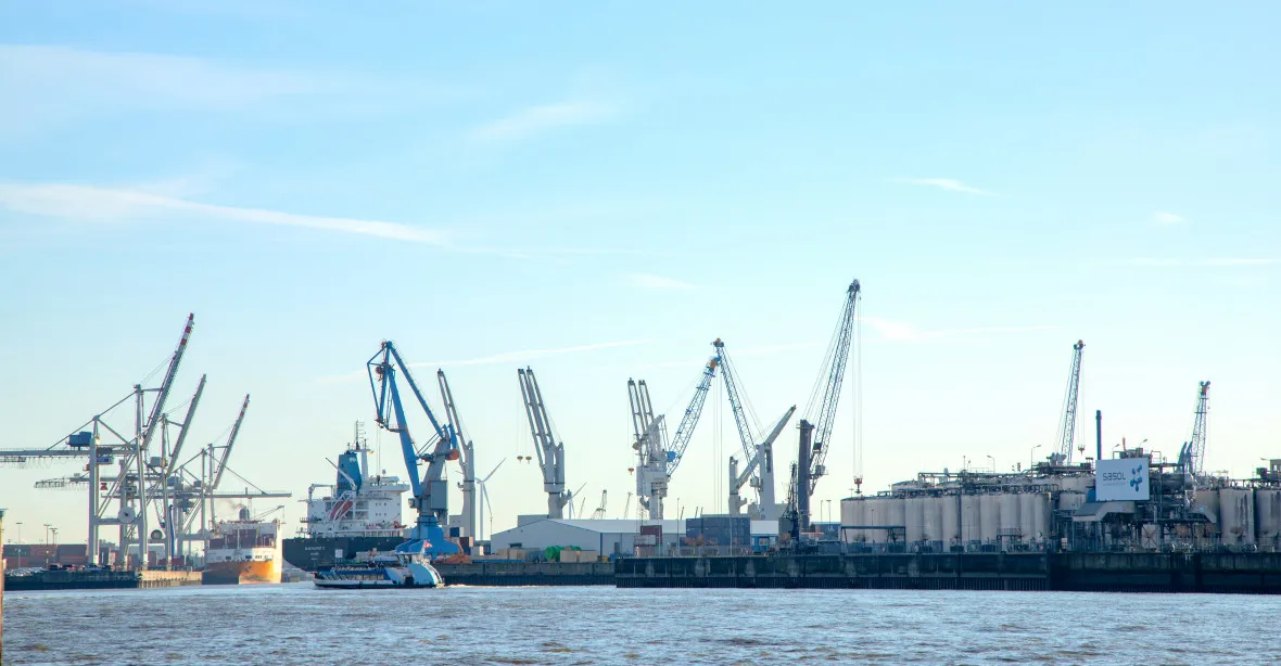 Kancléřství potvrdilo dohodu o prodeji hamburského přístavu Číňanům