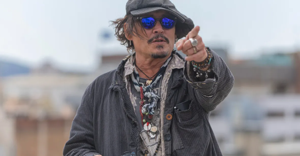 „Hollywood už nepotřebuji,“ řekl Johny Depp v Cannes. Ve francouzském filmu hrál Ludvíka XV.
