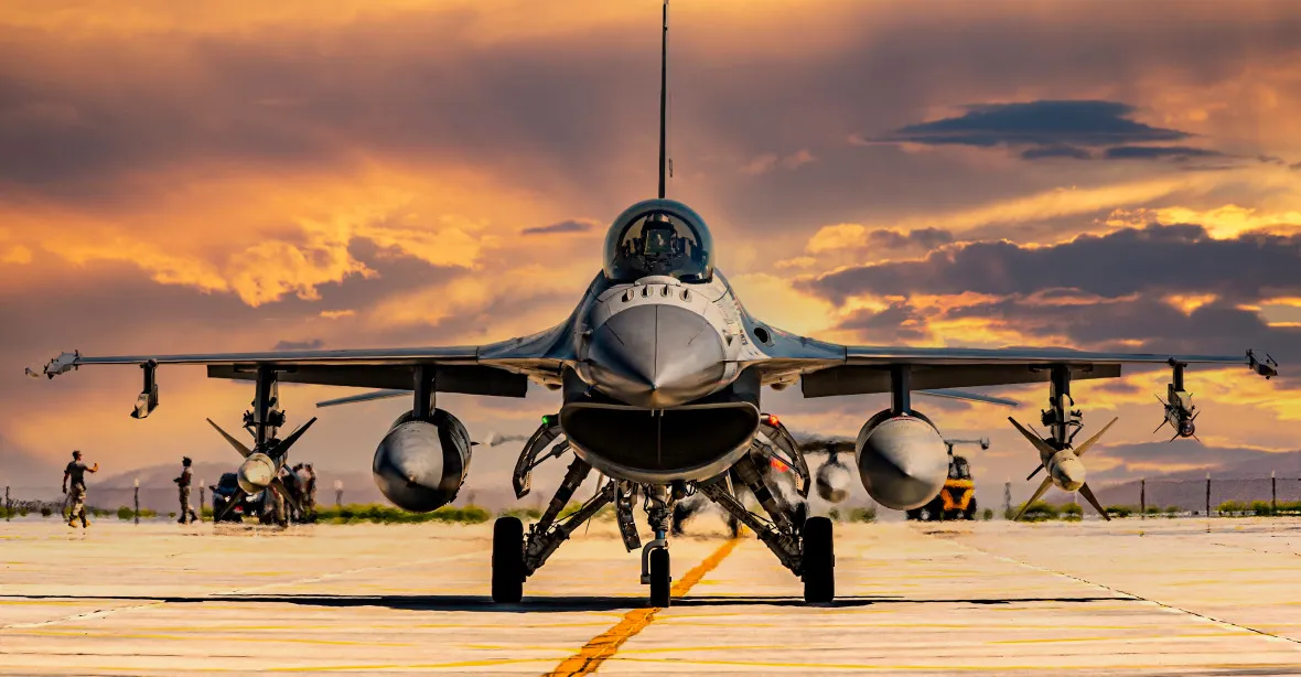 Dodávky F-16 Ukrajině jsou na Evropě. USA to nebudou blokovat