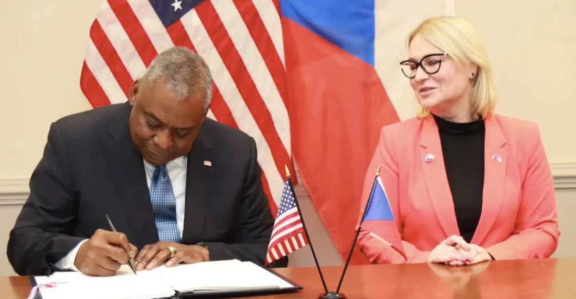 Černochová podepsala v Pentagonu dohodu o pobytu amerických vojáků v Česku