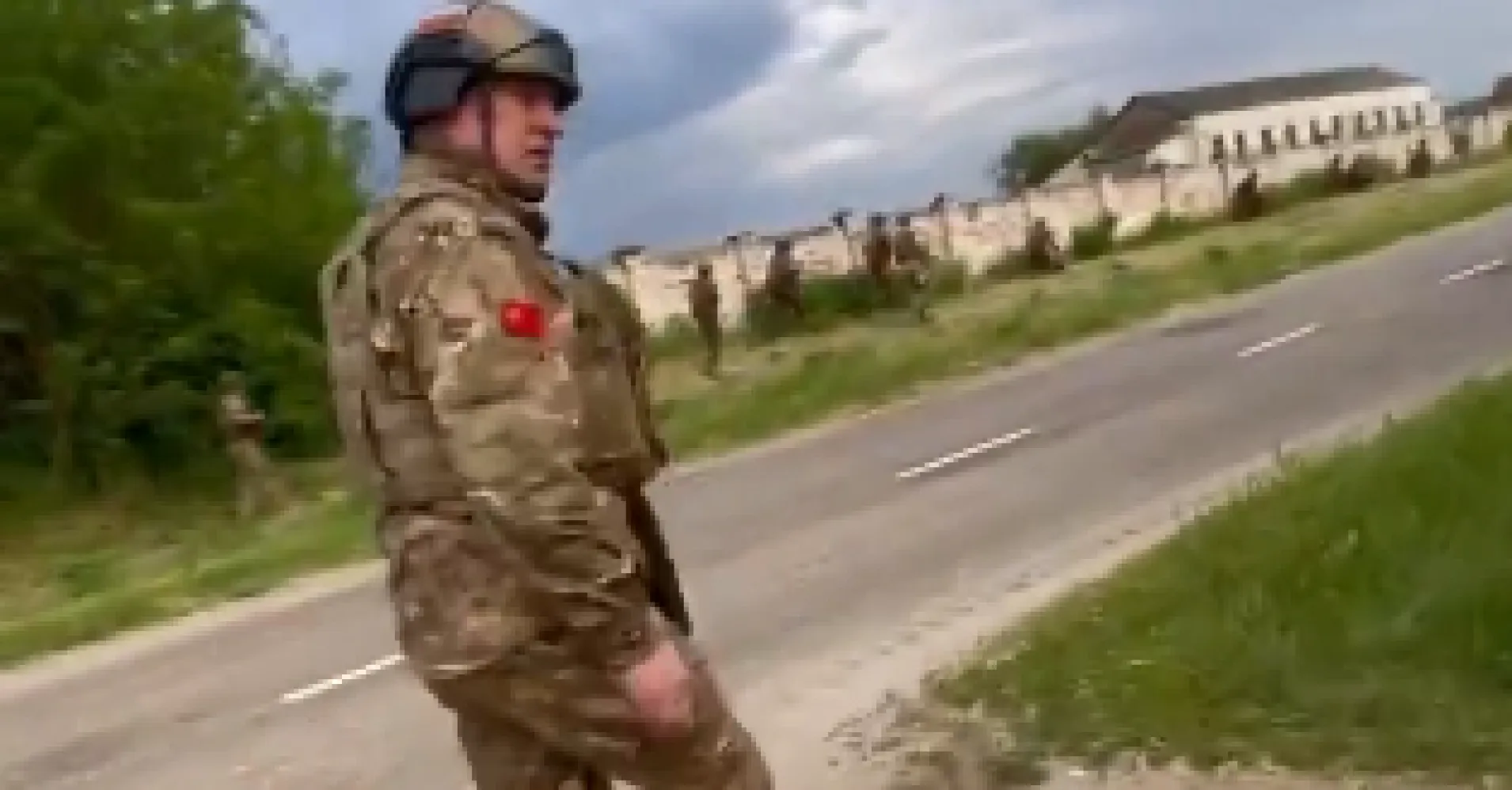 VIDEO: General Lapin pushes troops forward near Belgorod.  Apparently he led the defense operation