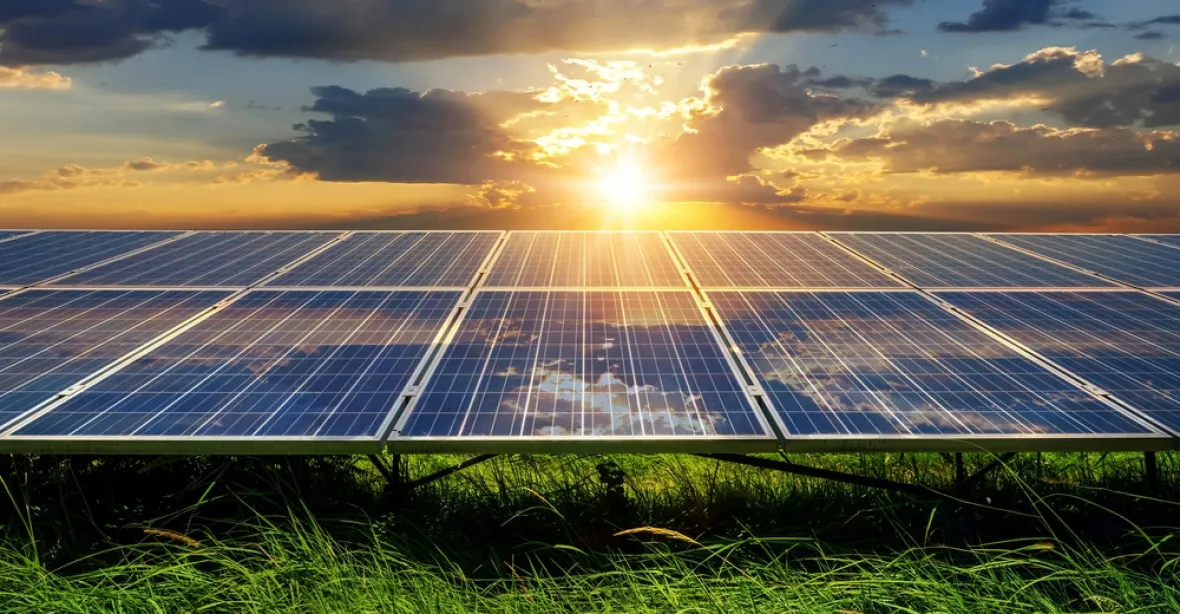 Kdo zaplatí škrty v dotacích pro solární barony: vláda může znovu zdražit elektřinu