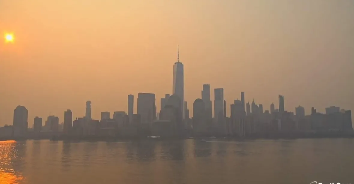 VIDEO: New York se zahalil do kouře z hořících lesů. Ohrožuje miliony obyvatel
