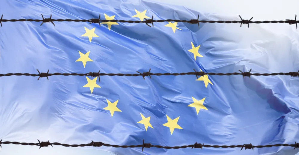 „Neuvěřitelná zrada.“ Babiš odmítl migrační reformu EU, vyvolal mimořádnou schůzi