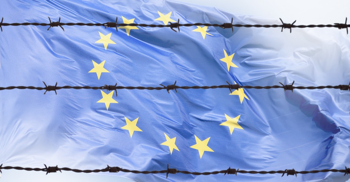 „Neuvěřitelná zrada.“ Babiš odmítl migrační reformu EU, vyvolal mimořádnou schůzi