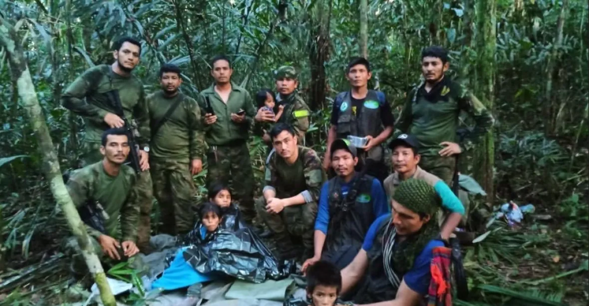 Po 40 dnech od pádu letadla našli v kolumbijské džungli děti, které přežily