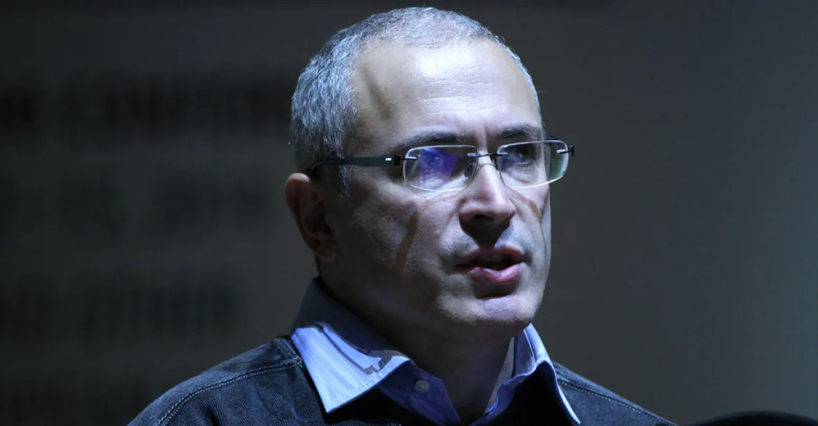 Přidejte se k ďáblovi, pokud se rozhodl bojovat s Putinem, vyzval Rusy Chodorkovskij