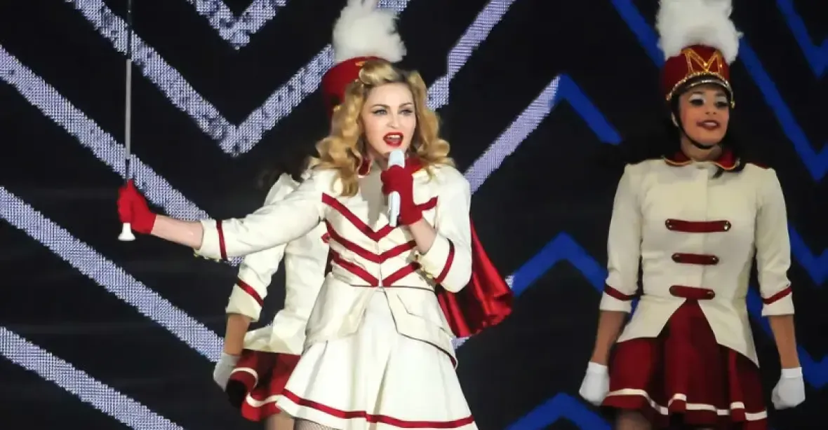 Zpěvačka Madonna je v nemocnici na JIP. „Báli jsme se, že ji můžeme ztratit,“ říká rodina
