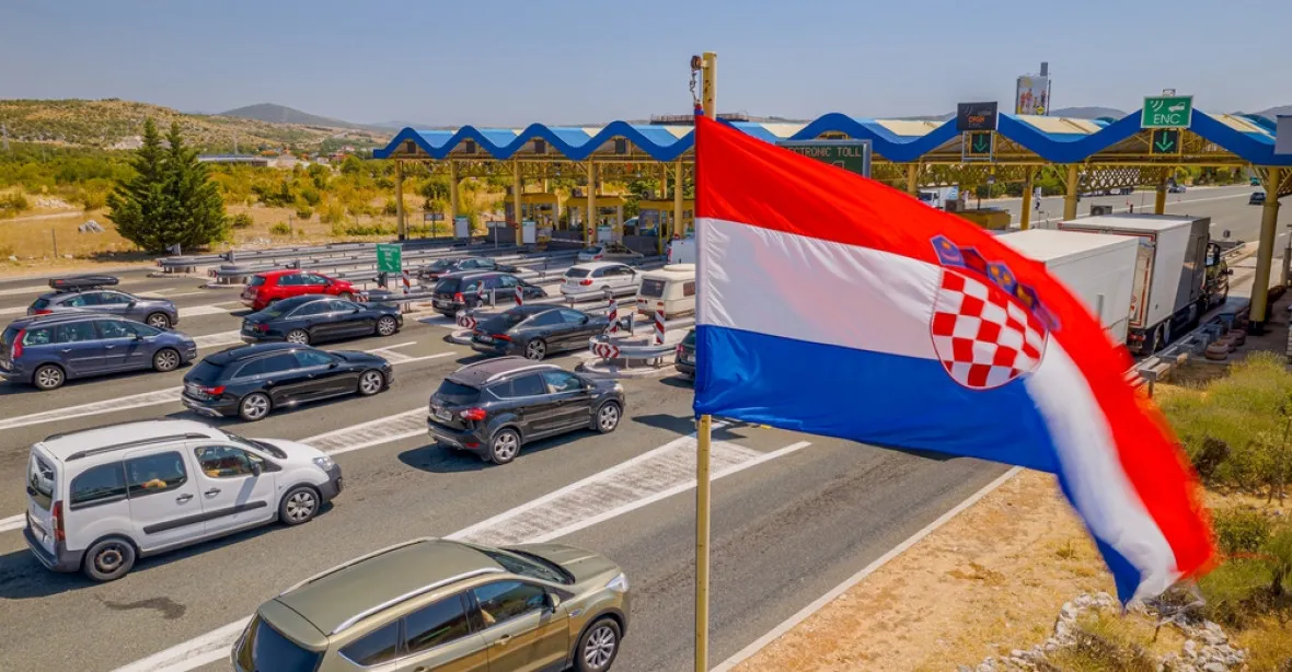 Kalkulačka: Kolik stojí cesta do Chorvatska? Benzín je levnější, připlatíte si za dálnici