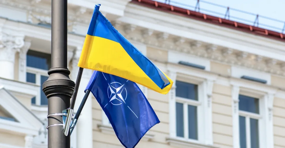 Ukrajina hraje o členství v NATO. Aliance může slevit z některých podmínek
