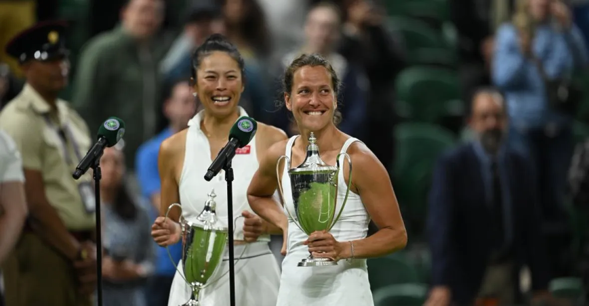 Fenomenální návrat a loučení: Strýcová podruhé vyhrála Wimbledon