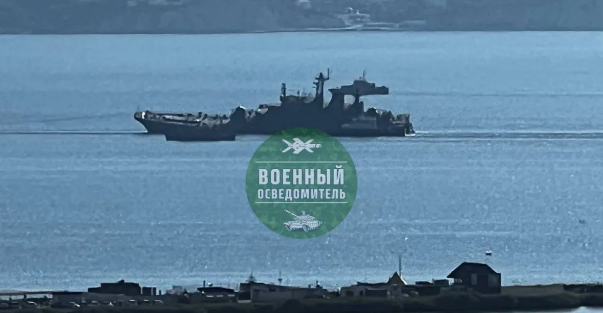 Zasáhli jsme ruskou výsadkovou loď, oznámila ukrajinská tajná služba
