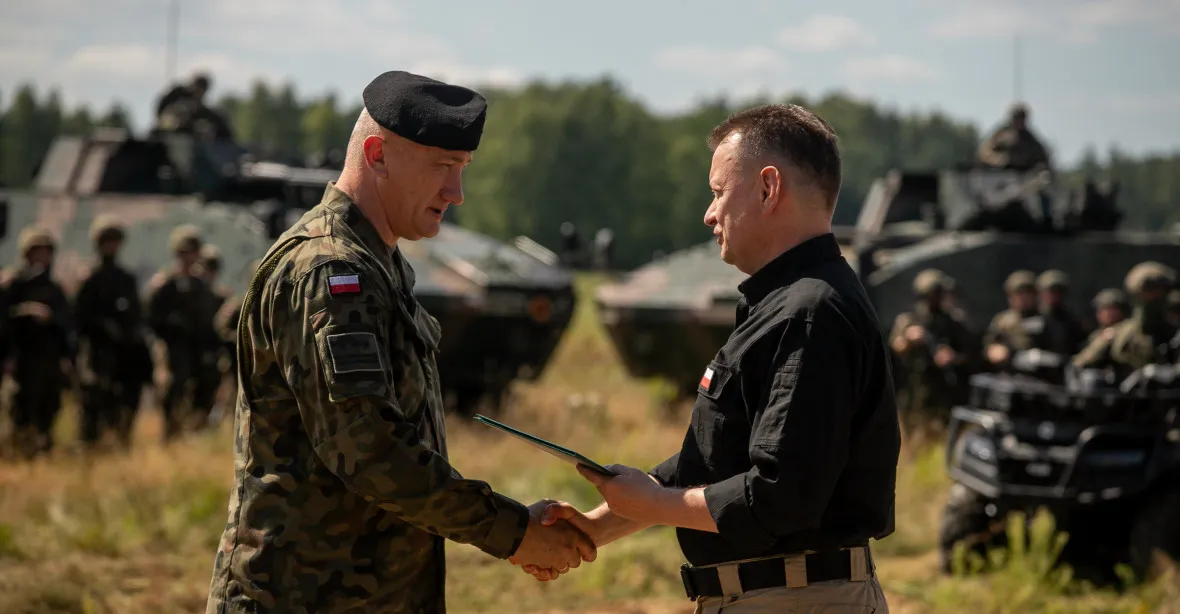 Ministr Błaszczak rozhodl zřídit vojenské úkolové uskupení na hranicích s Běloruskem