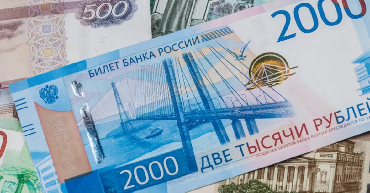Nervózní ruská centrální banka chce zastavit pád rublu. Prudce zvýšila úroky