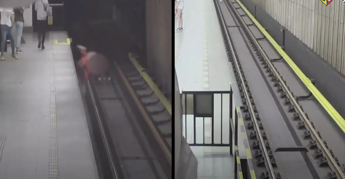 VIDEO: Policisté dopadli muže, který shodil ženu do kolejiště