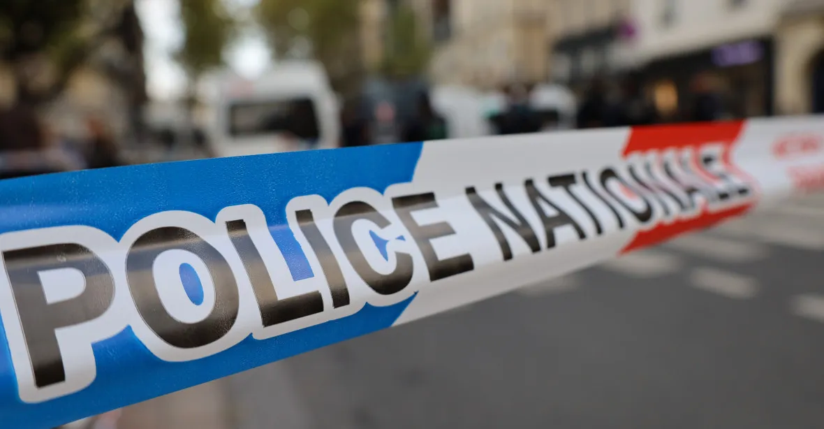 VIDEO: Válečná scéna ve francouzském Nîmes. Při střelbě zemřelo desetileté dítě