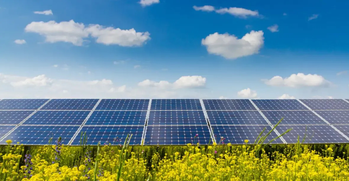 Peníze pro solární barony: příspěvky za zelené zdroje mohou znovu platit domácnosti