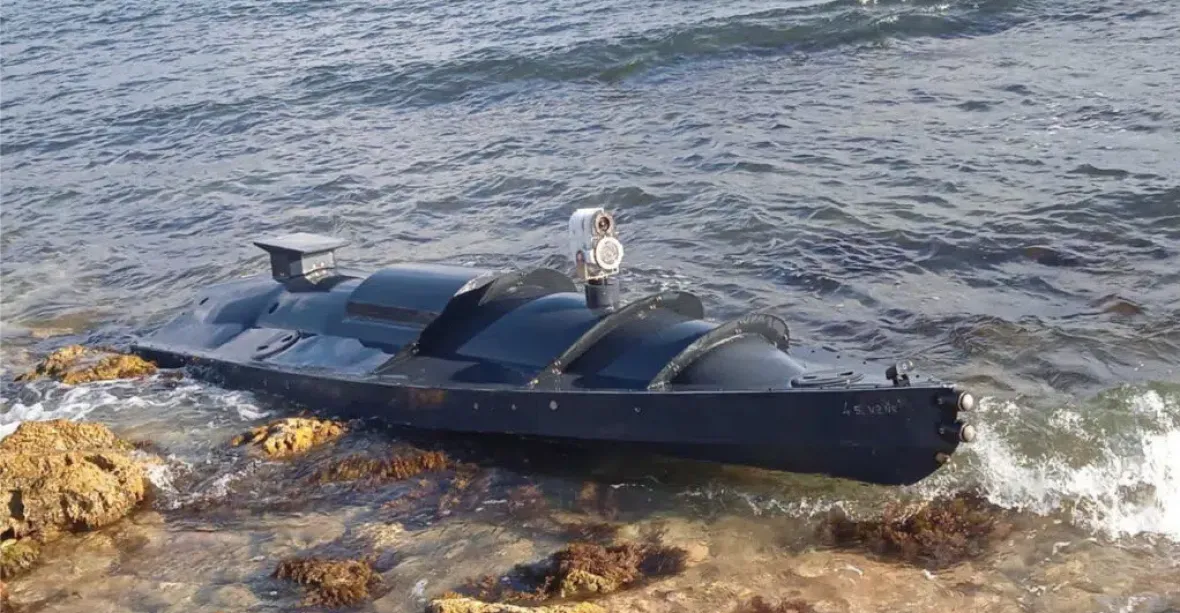 Ukrajinské podvodní drony vyplavilo moře. Musk jim loni vypnul Starlink, bál se velké války