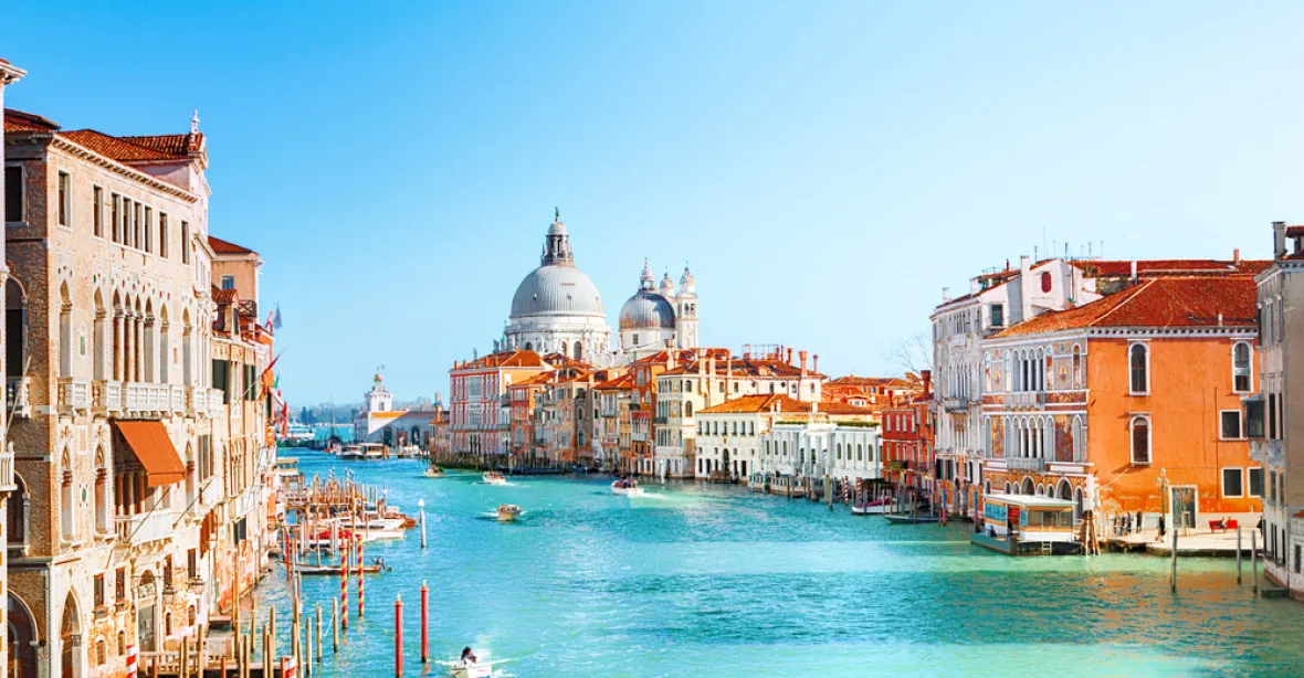 Jednodenní turisté v Benátkách budou platit vstupné, rozhodla radnice