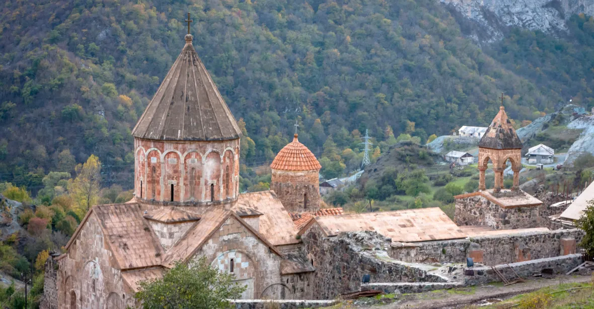 Příměří v Náhorním Karabachu vyjednaly místní úřady. Arménie se na něm nepodílela