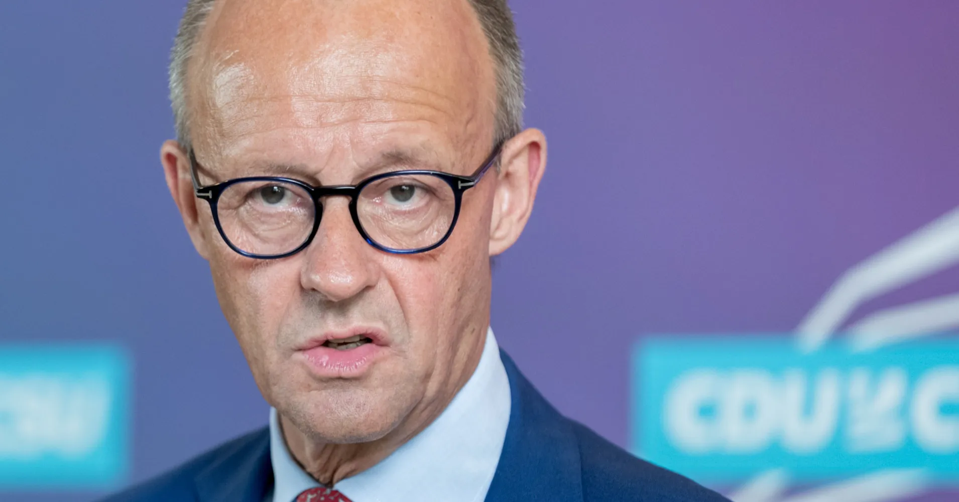 „Hier werden Zähne gemacht.“  CDU-Chef Merz verschärfte seine Rhetorik gegenüber Asylbewerbern