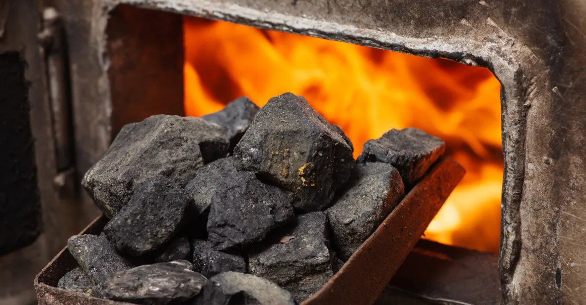Ministerstvo ustoupilo, kamna a kotle na uhlí zůstanou v prodeji