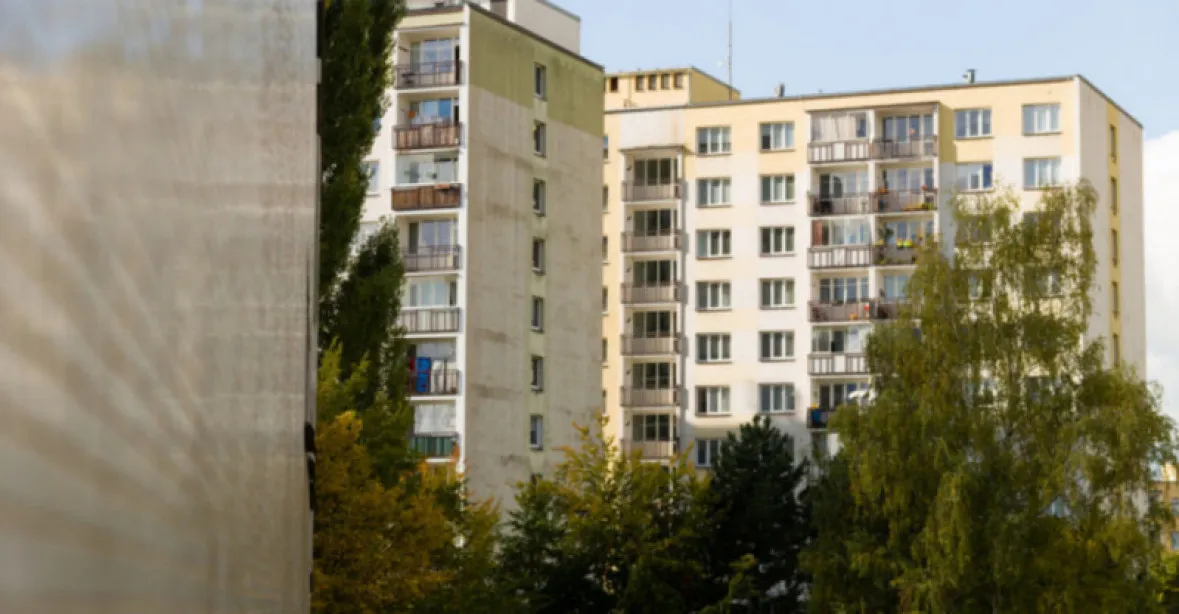 Cena starších bytů v ČR klesla o zhruba tři tisíce korun za metr čtvereční