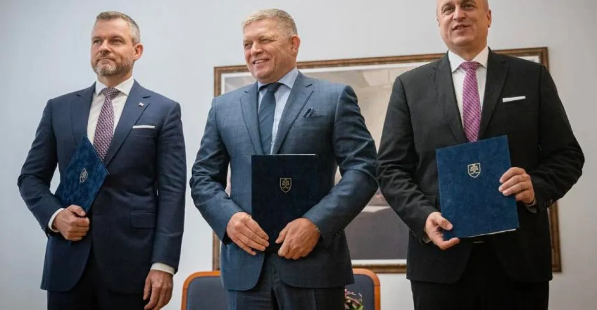 Na Slovensku podepsali koalici. Křesla si rozdělí Směr, Hlas a SNS