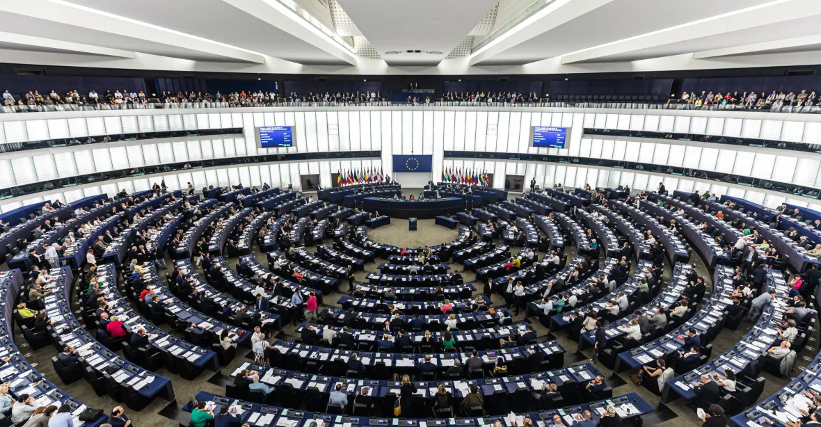 Ústavní výbor EP odhlasoval zrušení práva veta a odebrání dalších kompetencí evropským státům