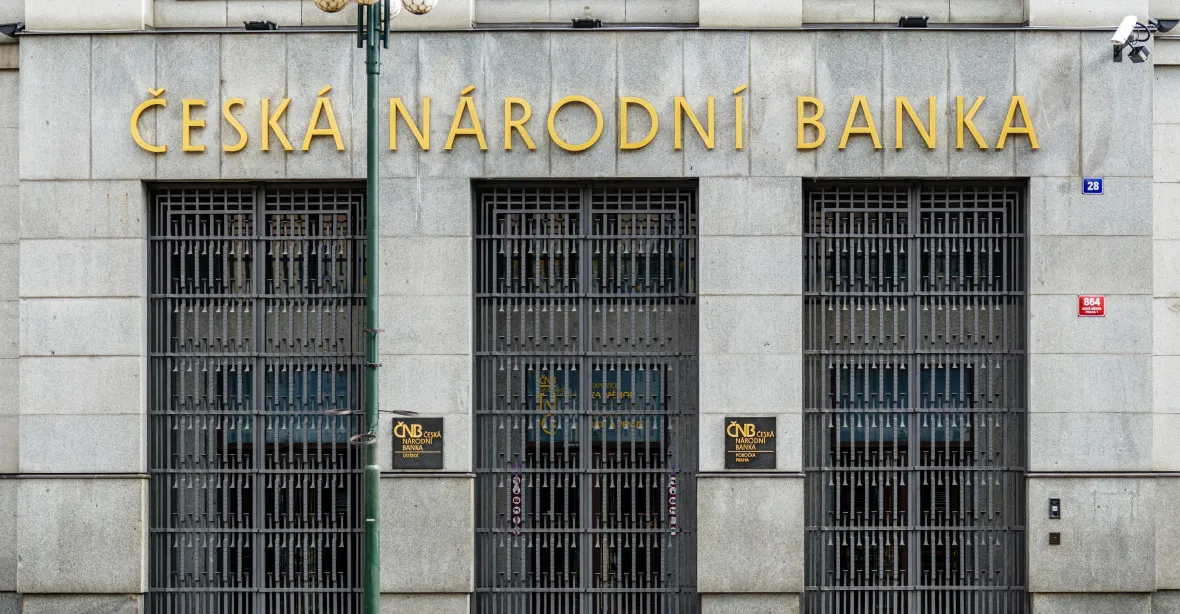 Bankovní rada ČNB úroky nesnížila, základní sazba zůstala sedm procent
