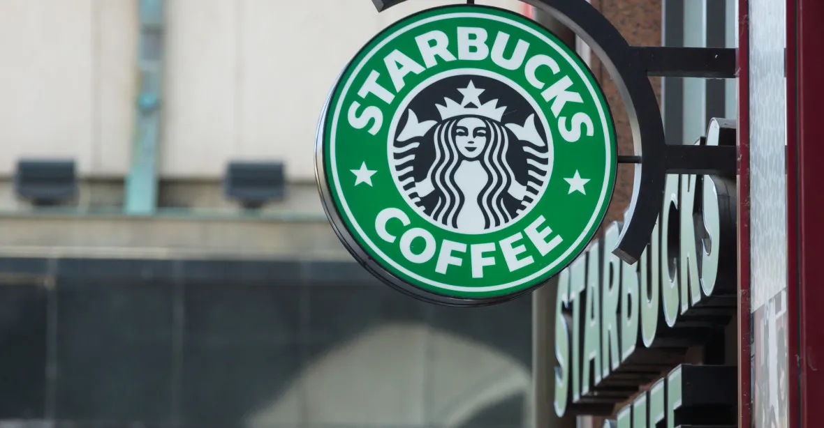 VIDEO: Demonstranti za Palestinu poplivali v Berlíně „židovský“ Starbucks