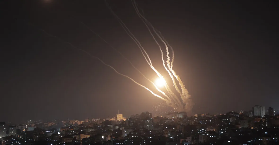 Z Gazy nad ránem vyletěla raketa, Izrael poté obnovil bojové operace