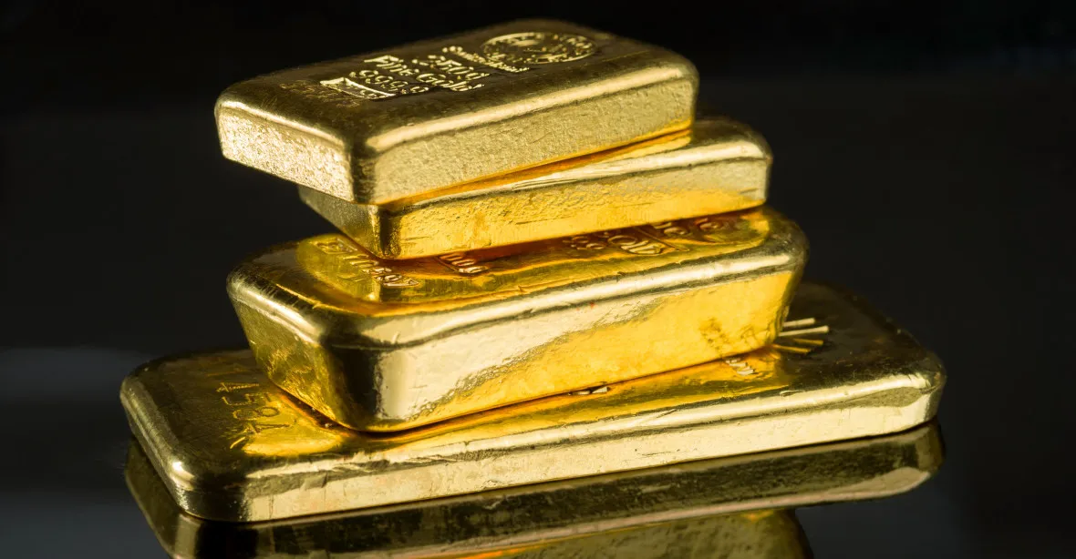 Ceny zlata rekordně vzrostly. Důvodem může být projev šéfa americké centrální banky o úrokových sazbách