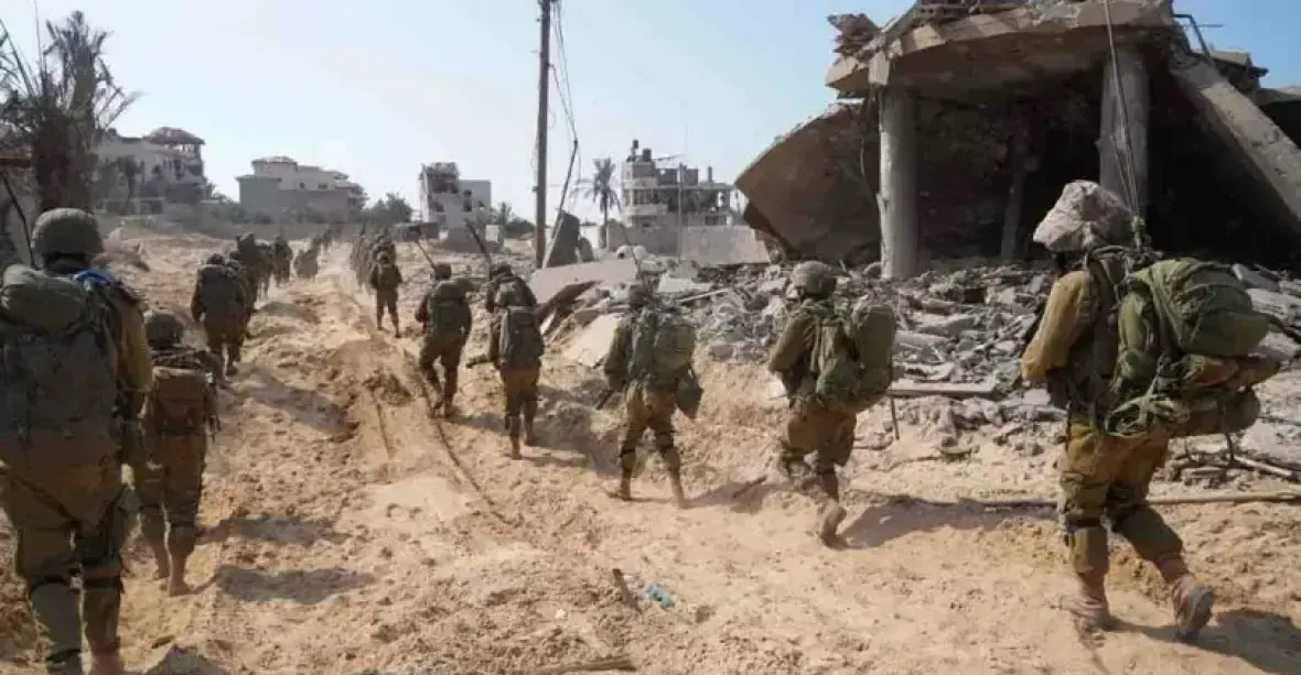 VIDEO: Polonazí Palestinci na ulici v Gaze, údajně se po desítkách vzdávali Izraelcům