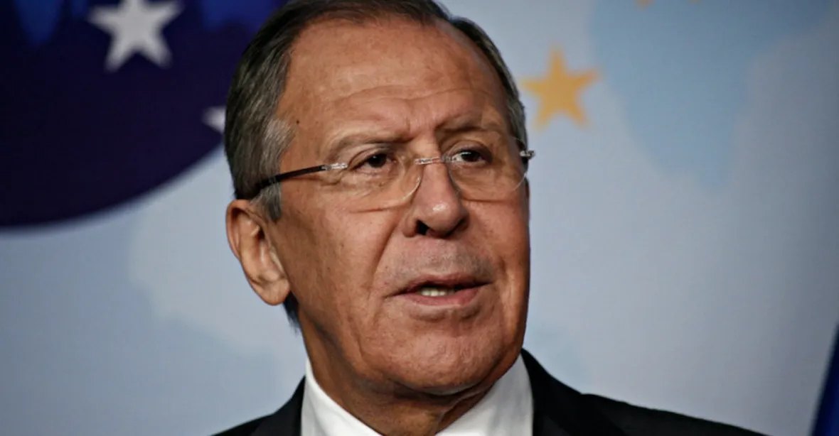 Lavrov k jednání o míru: „Zeptejte se Zelenského. Ukrajinci jsou v hluboké jámě“
