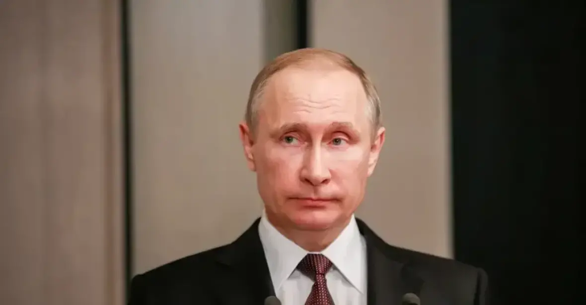 „Nemají žádnou budoucnost,“ vysmíval se Putin Ukrajincům nad sklenkou sektu