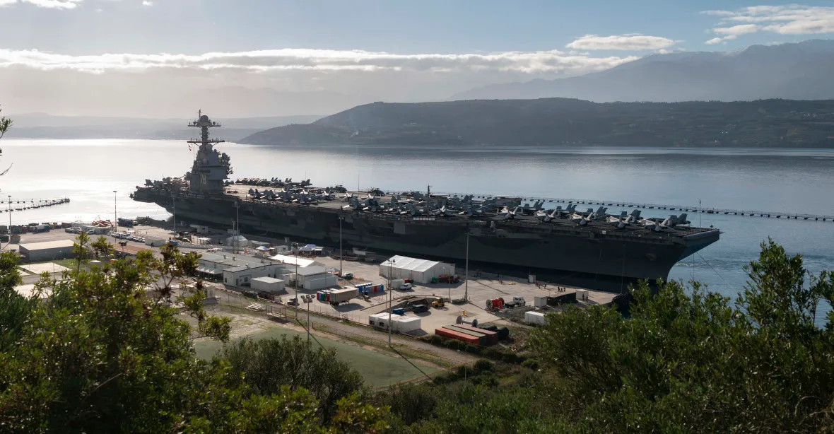 Od izraelských břehů odplouvá letadlová loď USS Gerald R. Ford, vrátí se do USA