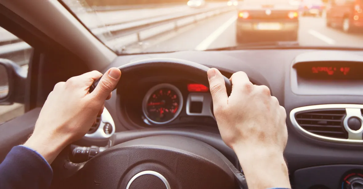 Novinky pro řidiče: nepovinný řidičák i techničák, zvýšení pokut a přísnější bodový systém