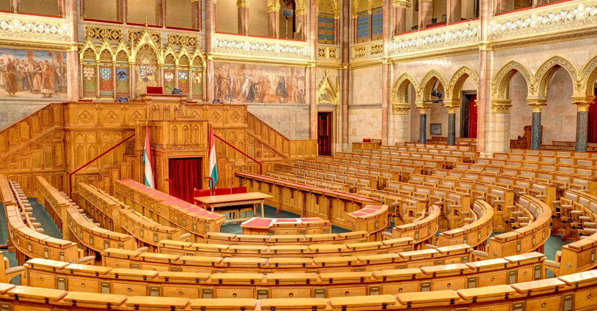 Poslanci Fideszu nepřišli, hlasování o vstupu Švédska do NATO se nekonalo
