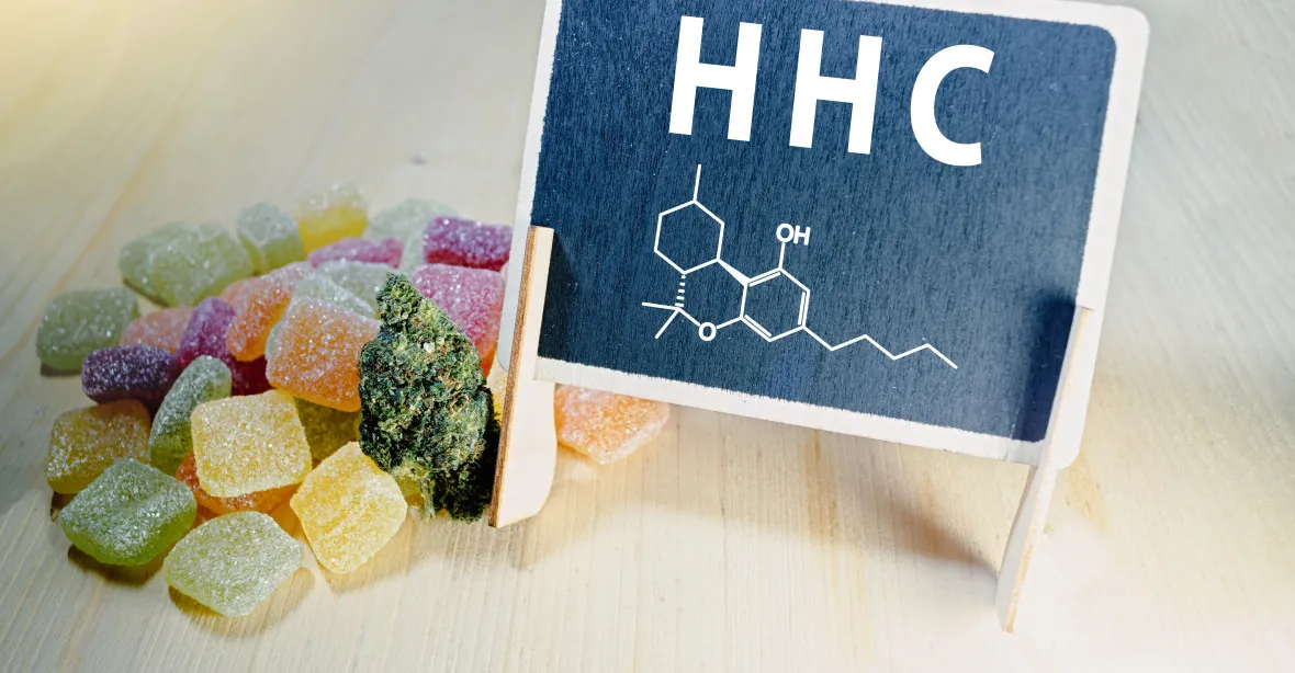 O prodeji cukrovinek s HHC by měla jednat vláda, oznámil ministr Výborný