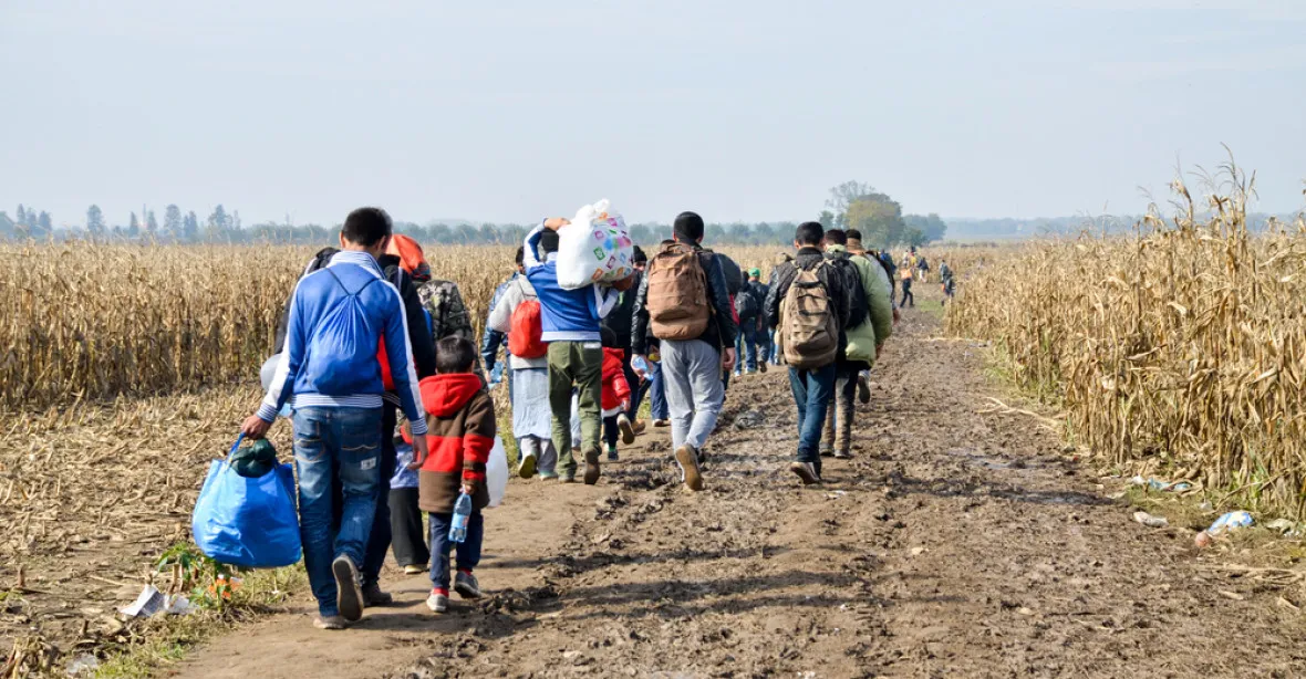Česko se při hlasování o migraci a azylu v EU zdrží. Vládě se nelíbí nová podoba paktu