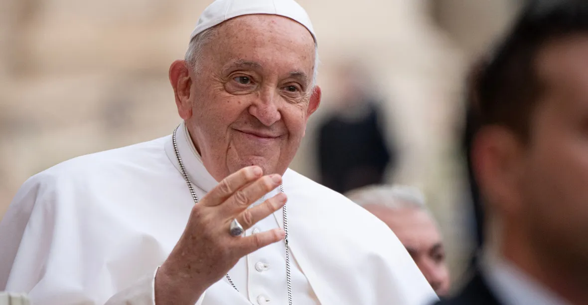 Prezident Milei se ve Vatikánu objímal s papežem. Vloni ho nazval imbecilem
