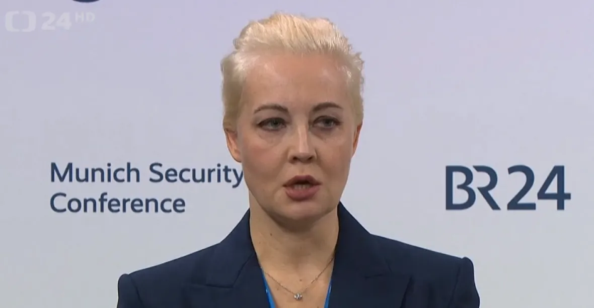 „Pokud je to pravda, chci, aby byl Putin potrestán.“ Navalného manželka promluvila v Mnichově