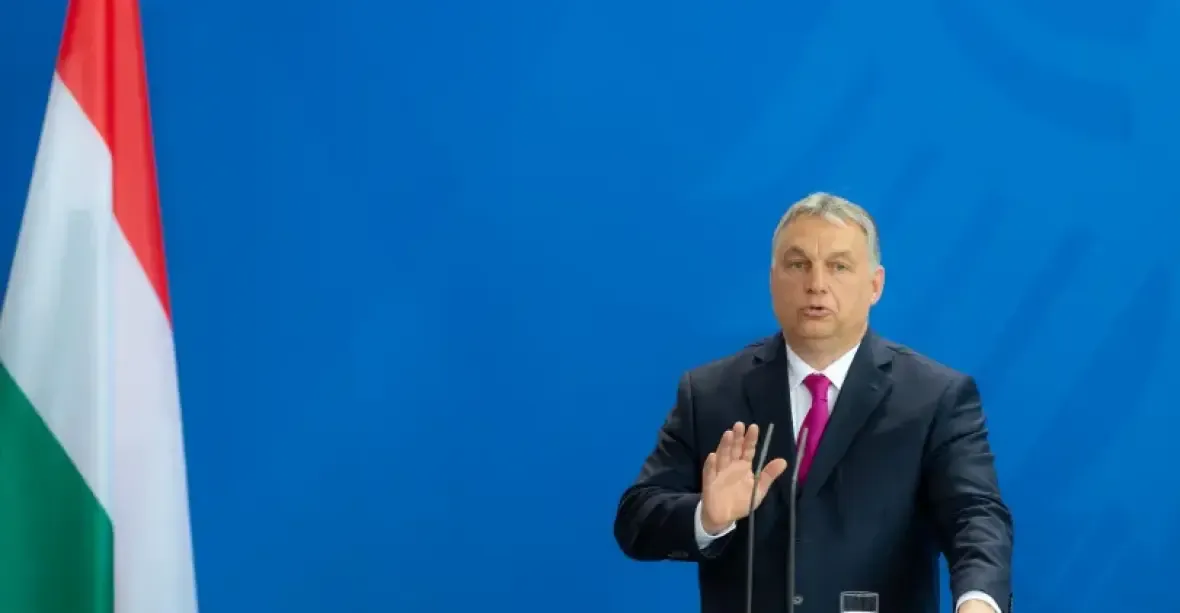 Orbán chce po masivním protestu obnovit morální řád. Avizoval také souhlas se vstupem Švédska do NATO