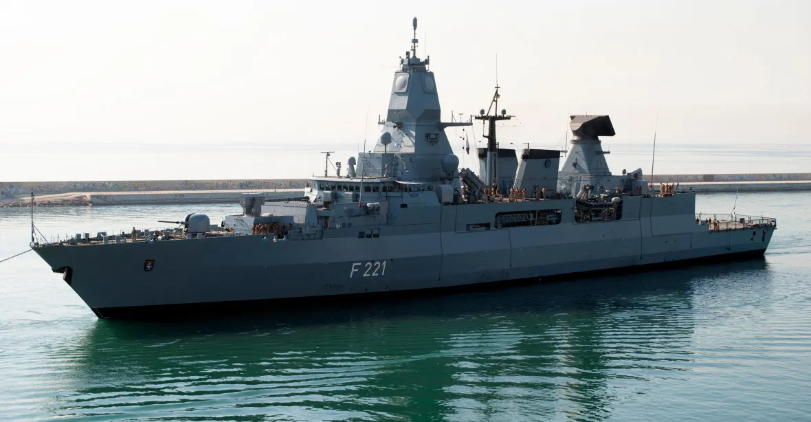 EU posílá válečné lodě do Rudého moře. Mají chránit obchodní trasy před útoky Húsíů