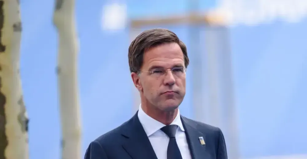 Západní mocnosti chtějí nizozemského premiéra Rutteho v čele NATO